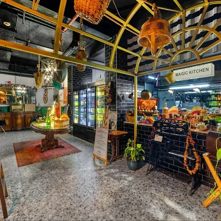 Отель Anjeliq Downtown Boutique 3*